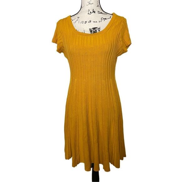 Torrid Mini Sweater Skater Dress in Golden‎ Yellow, Size 00 - Picture 3 of 6